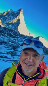 21E6EA6C FDA9 424D A061 C7BD5B837EB8